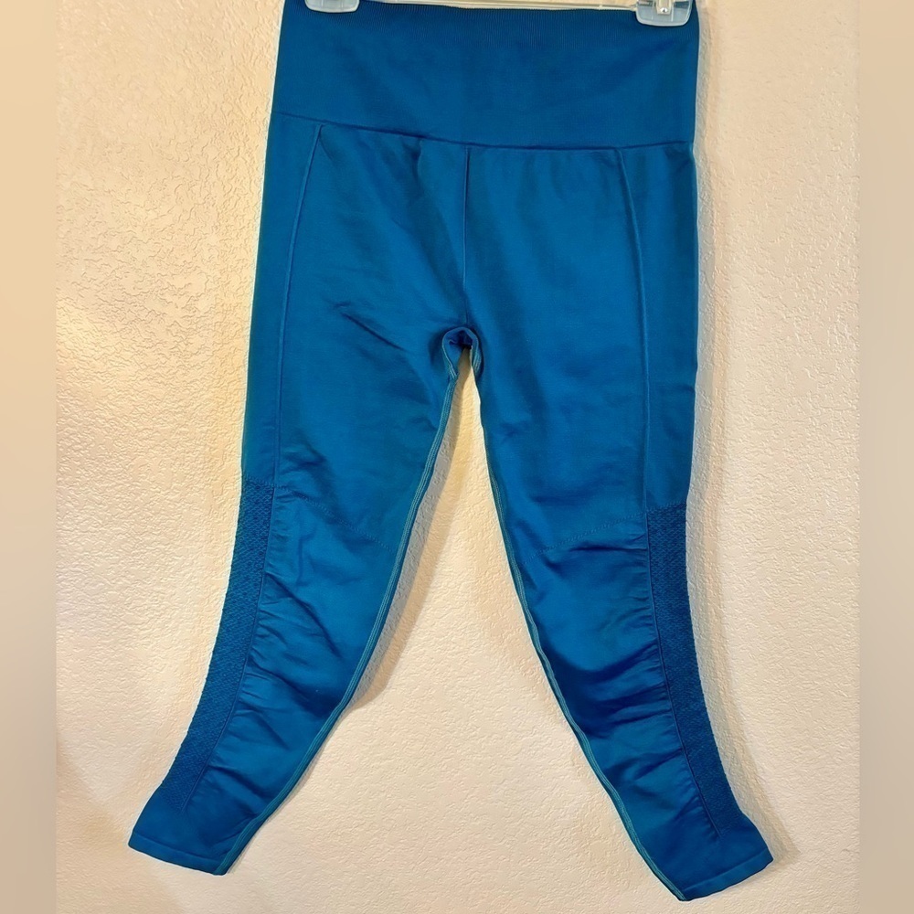 Sale! NWT Fabletics Leggings M Dark Teal Sync High-Waisted 7/8 length Perforated - Picture 5 of 16